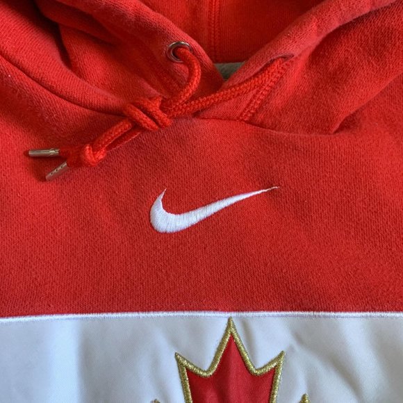 NIKE Canada Embroidered Center Swoosh Pullover Hoodie - Picture 3 of 4